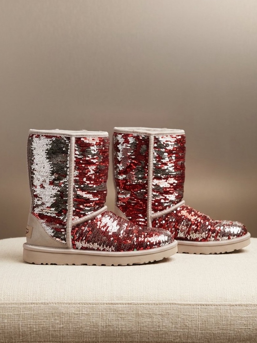 UGG Short Classic Flip Sequin Boots Sz 7